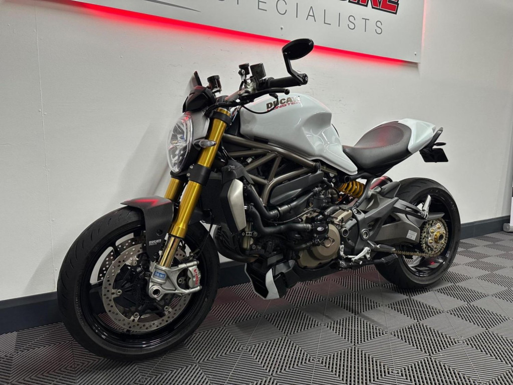 DUCATI MONSTER 1200