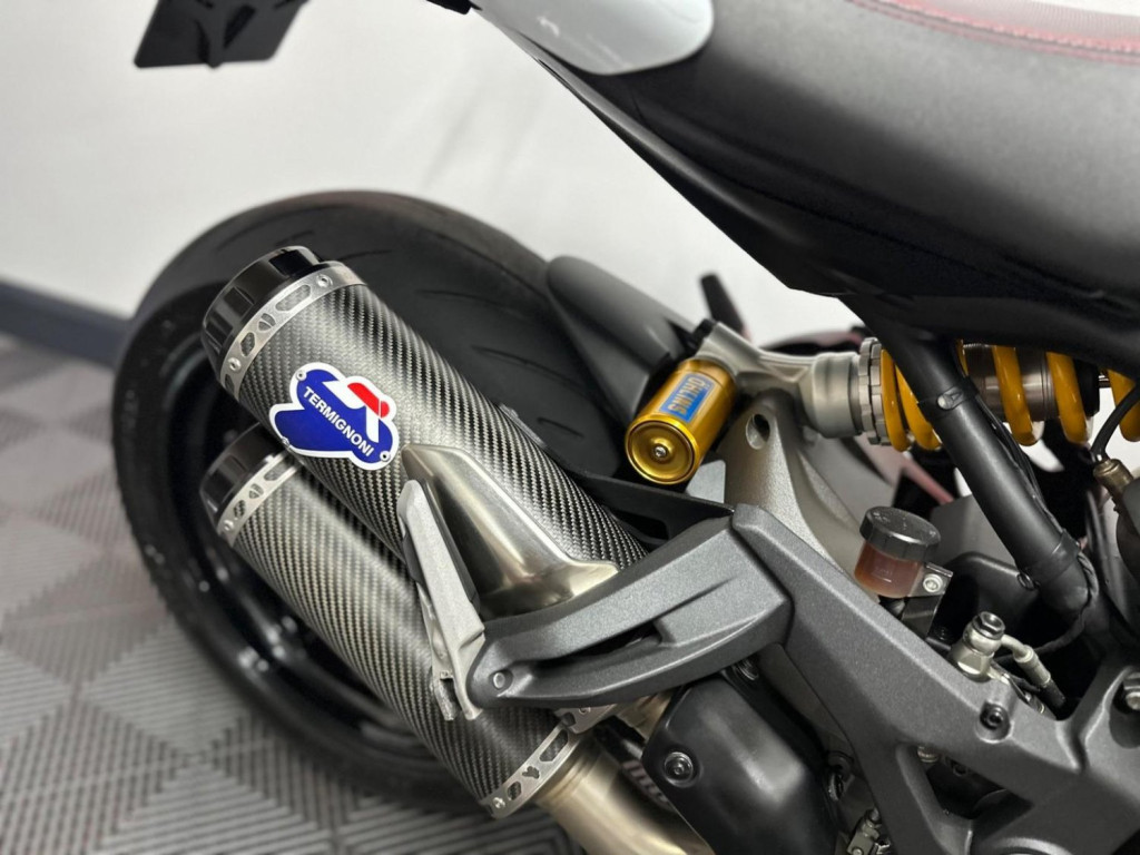 DUCATI MONSTER 1200