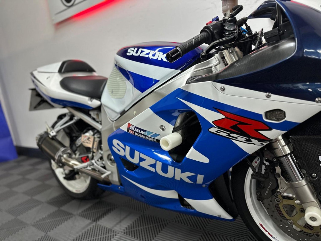 SUZUKI GSXR750