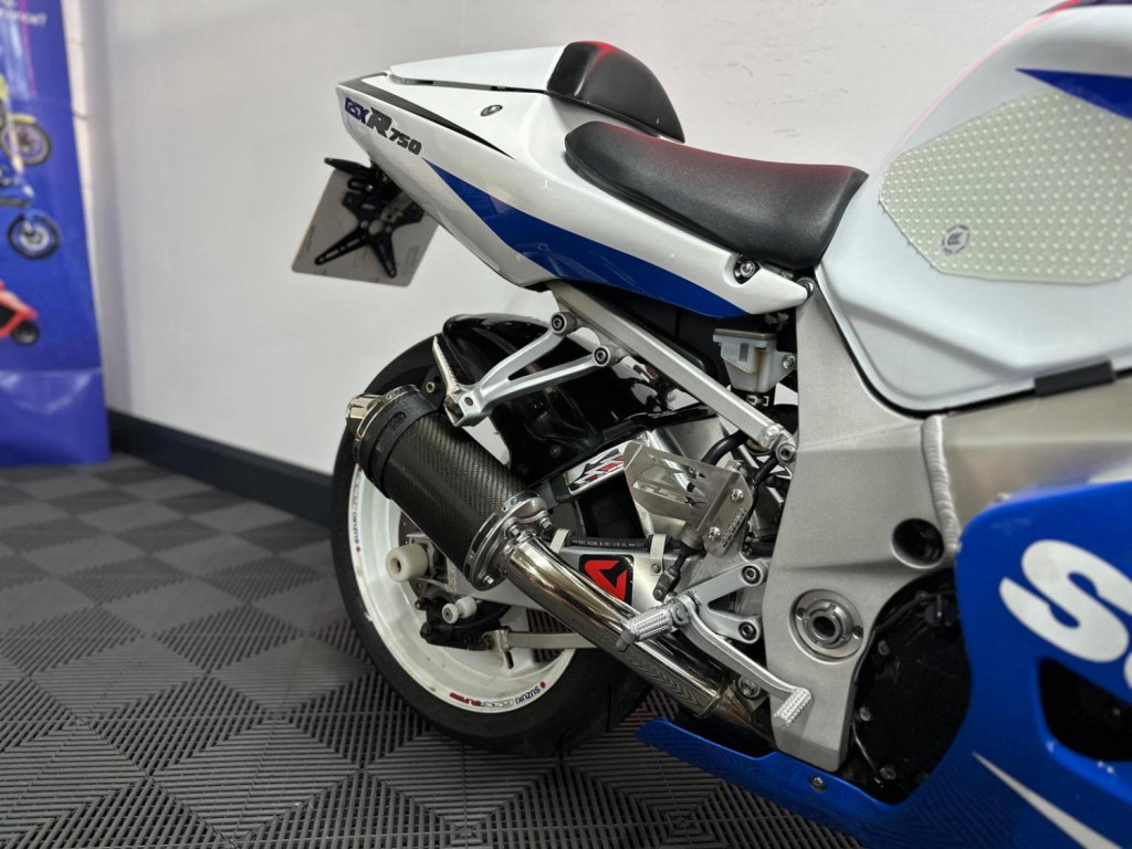 SUZUKI GSXR750