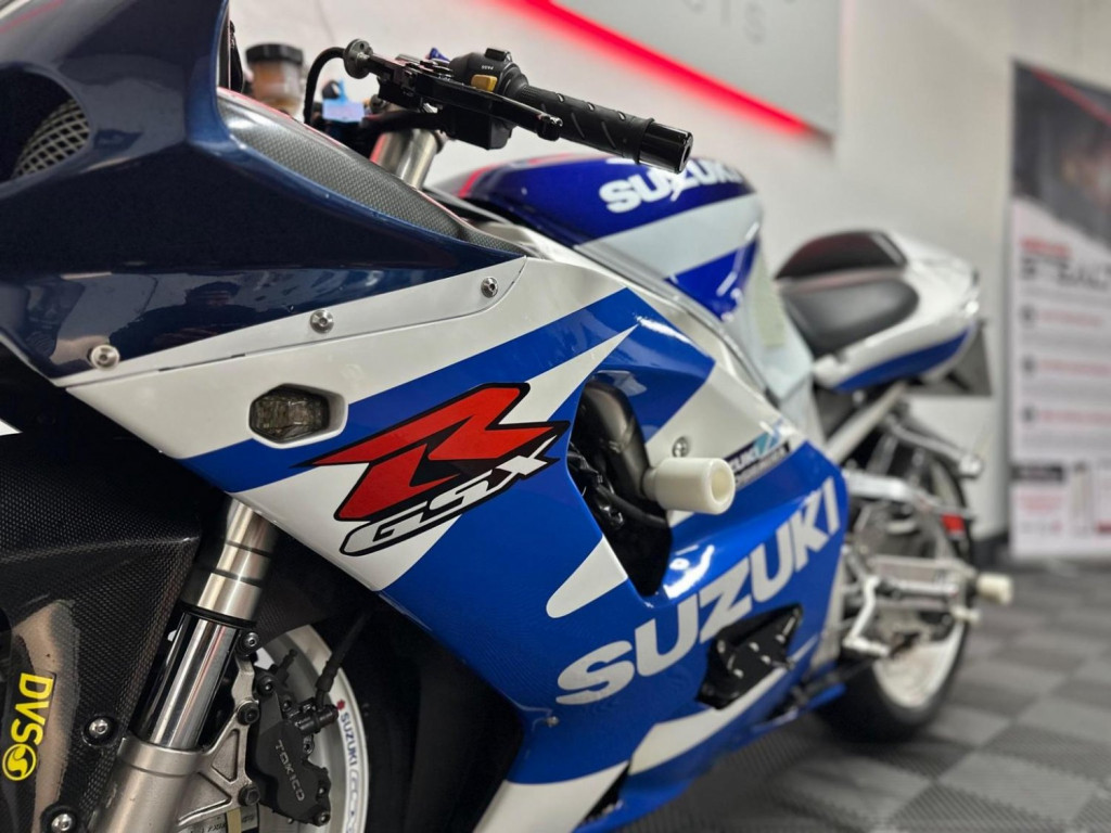 SUZUKI GSXR750