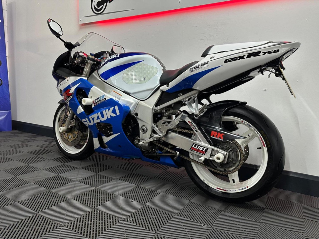SUZUKI GSXR750