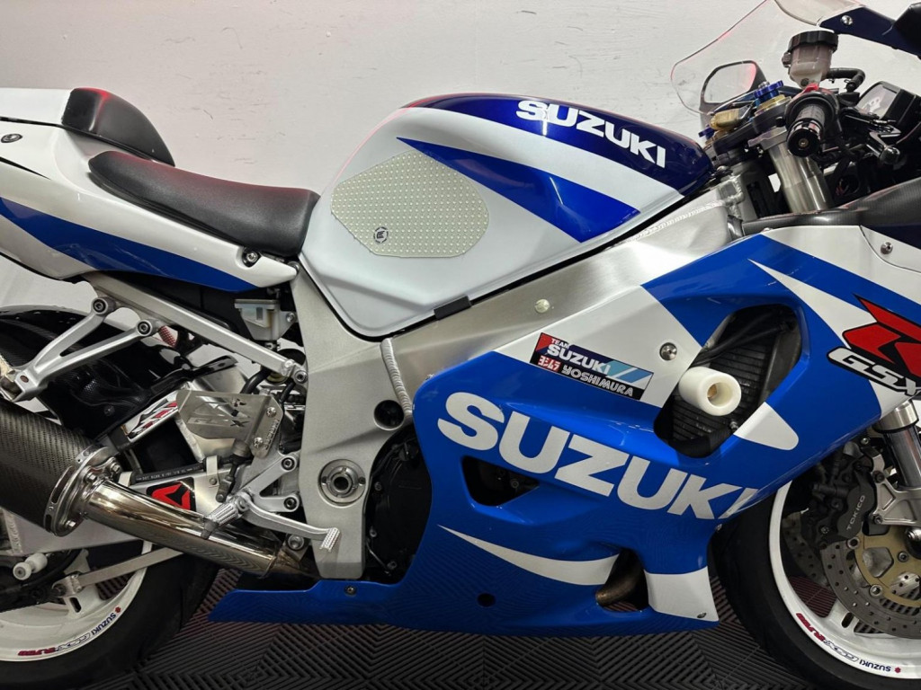 SUZUKI GSXR750