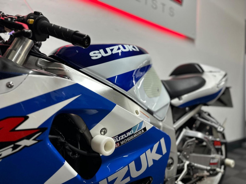 SUZUKI GSXR750