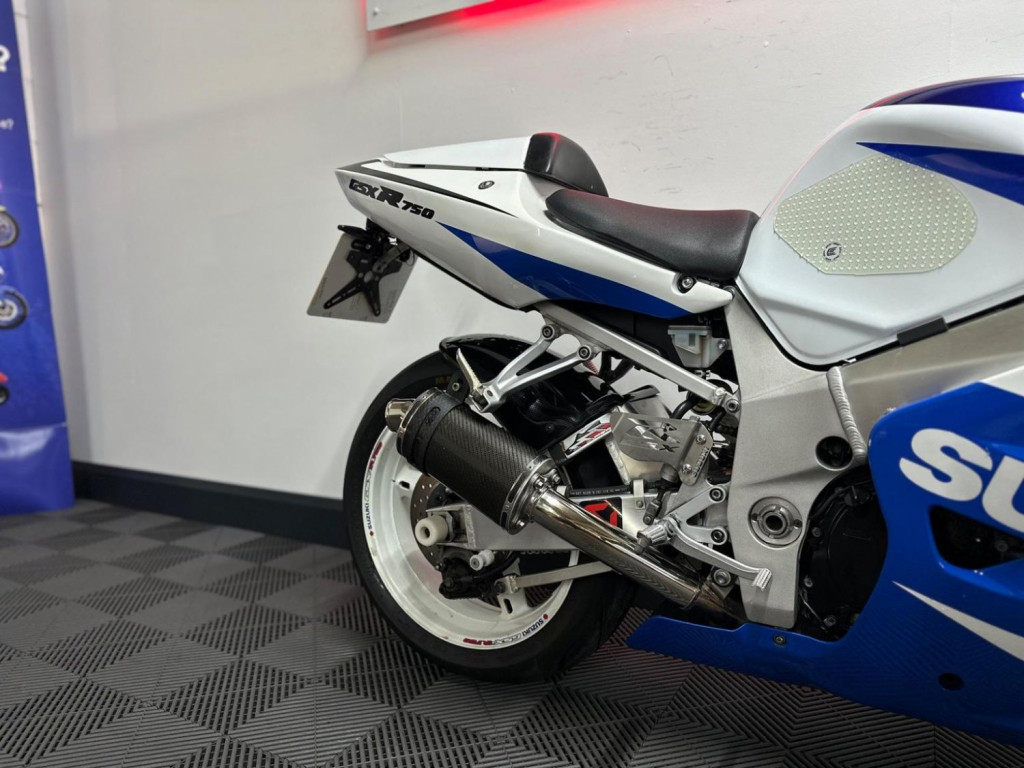 SUZUKI GSXR750