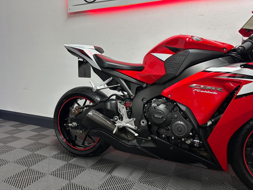 HONDA CBR1000RR Fireblade
