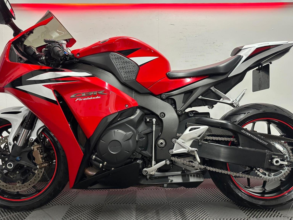 HONDA CBR1000RR Fireblade