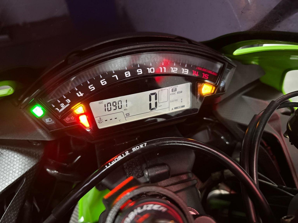 KAWASAKI NINJA ZX-10R