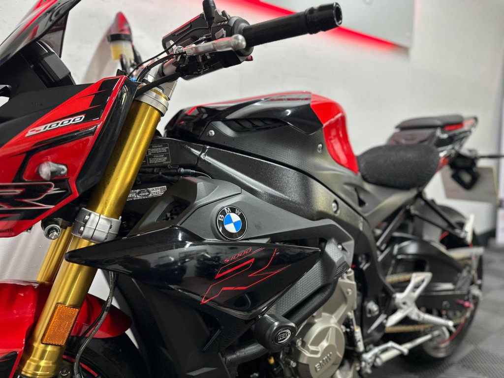 BMW S1000R