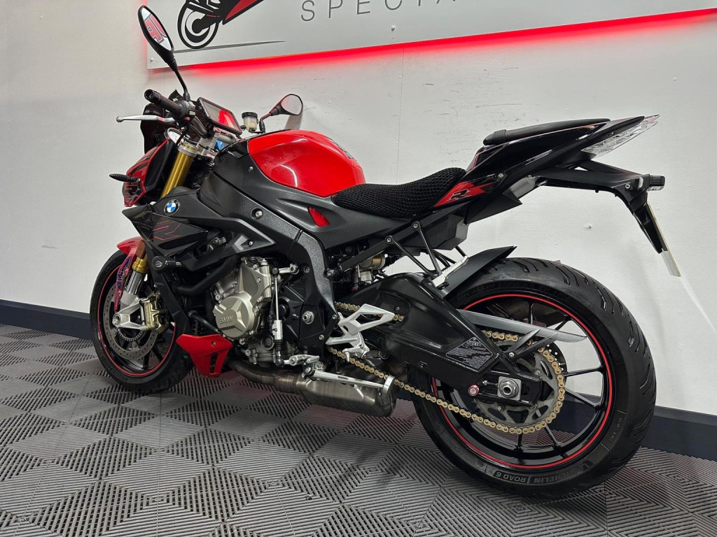 BMW S1000R