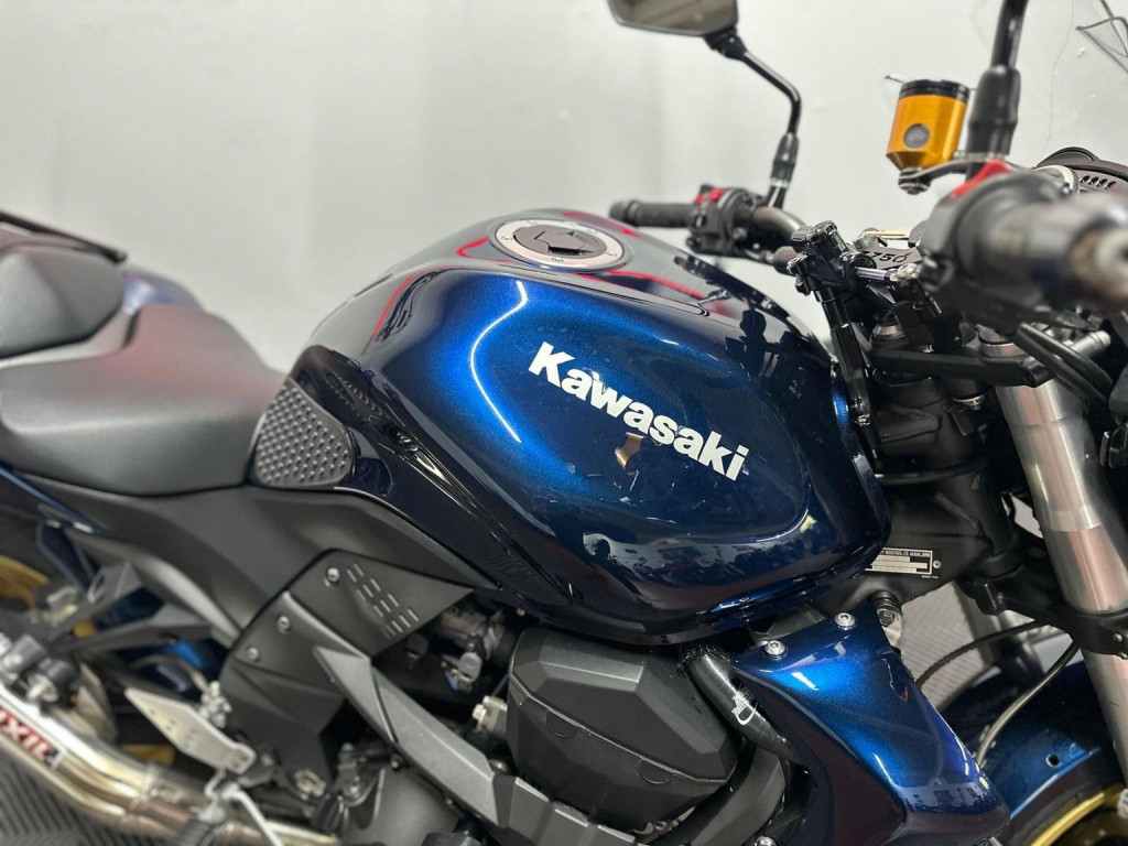 KAWASAKI Z750