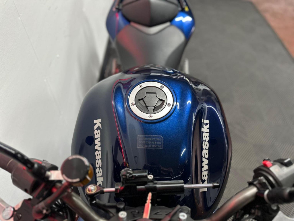 KAWASAKI Z750