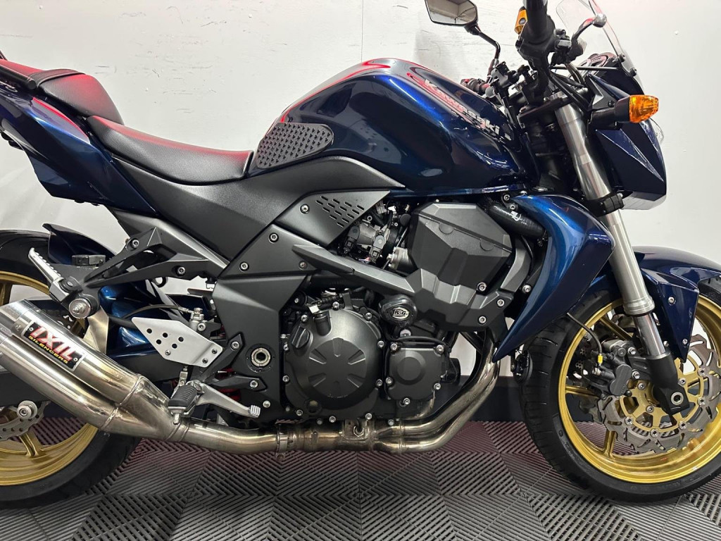 KAWASAKI Z750