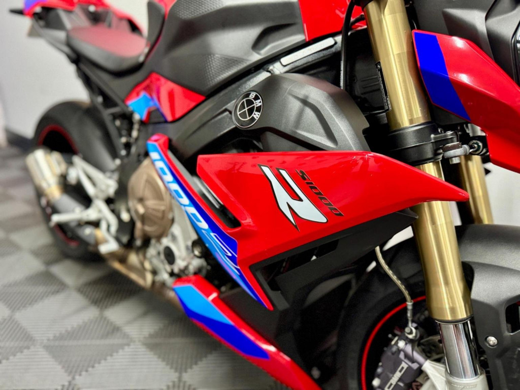 BMW S1000R