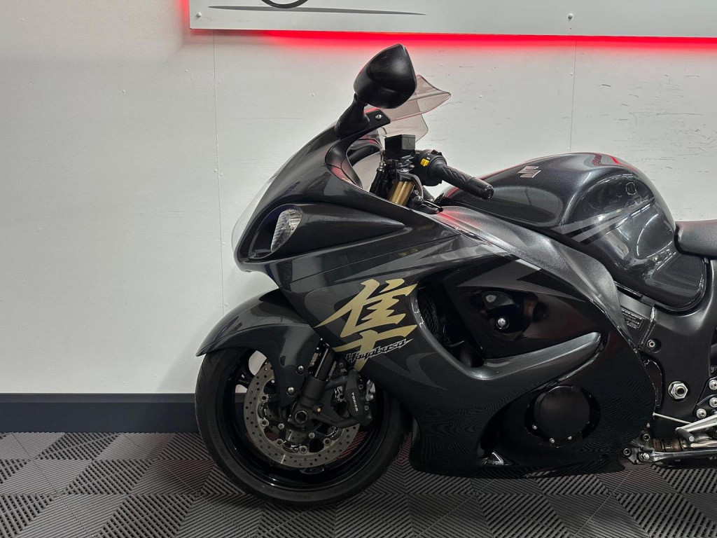 SUZUKI GSX1300R Hayabusa