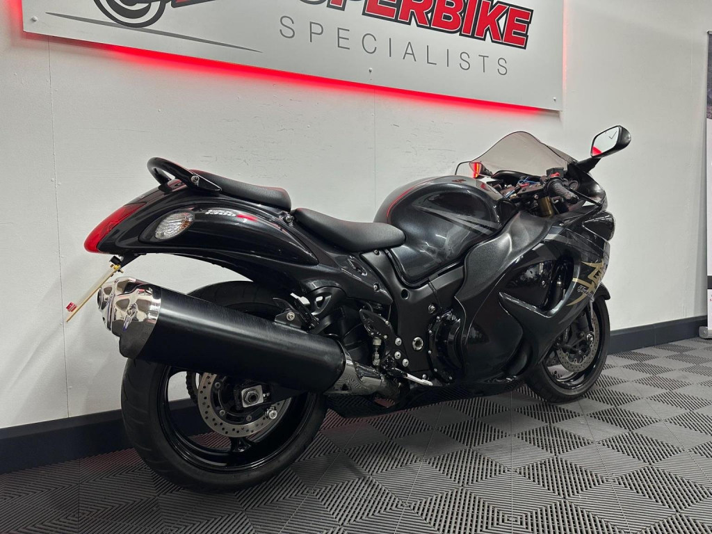 SUZUKI GSX1300R Hayabusa