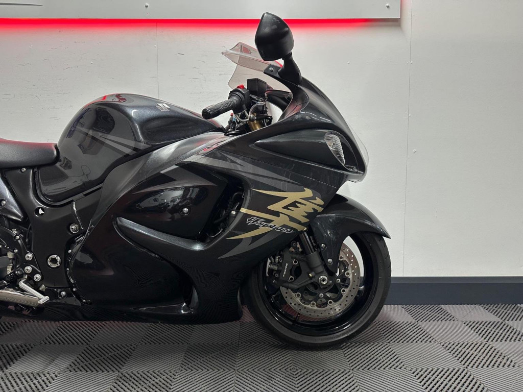 SUZUKI GSX1300R Hayabusa