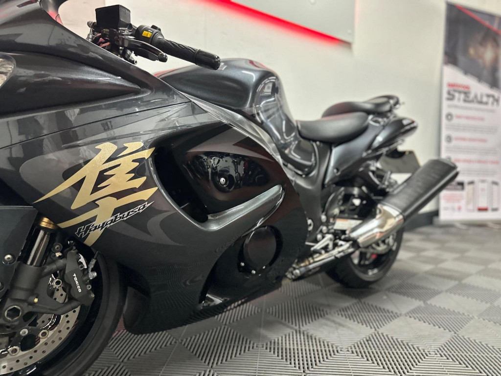 SUZUKI GSX1300R Hayabusa