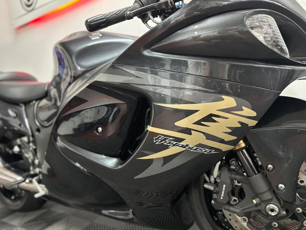 SUZUKI GSX1300R Hayabusa