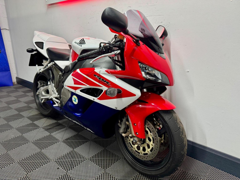 HONDA CBR1000RR Fireblade
