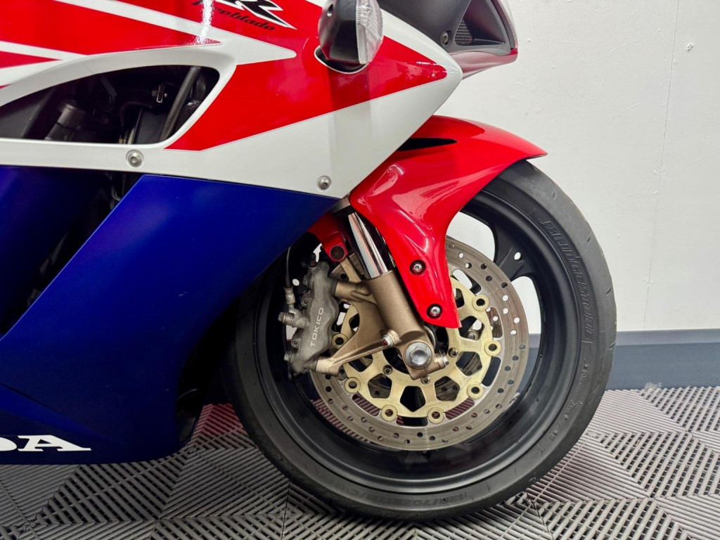HONDA CBR1000RR Fireblade