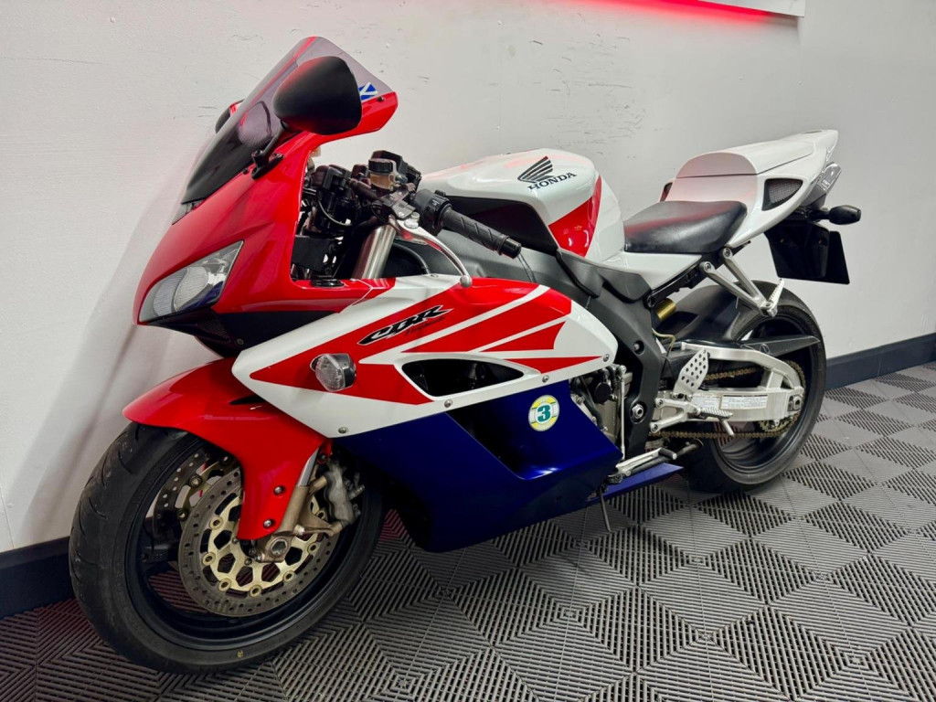 HONDA CBR1000RR Fireblade
