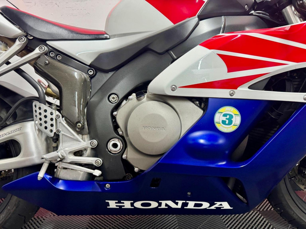 HONDA CBR1000RR Fireblade