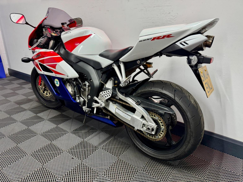 HONDA CBR1000RR Fireblade