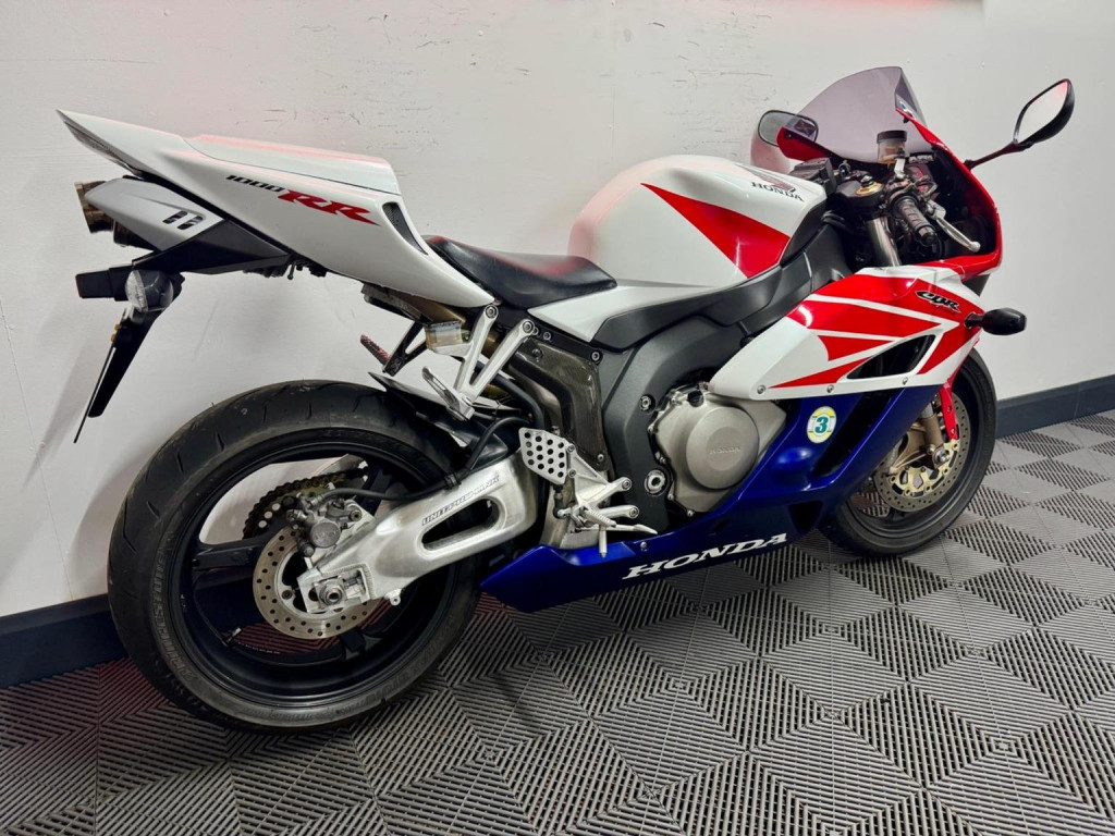HONDA CBR1000RR Fireblade
