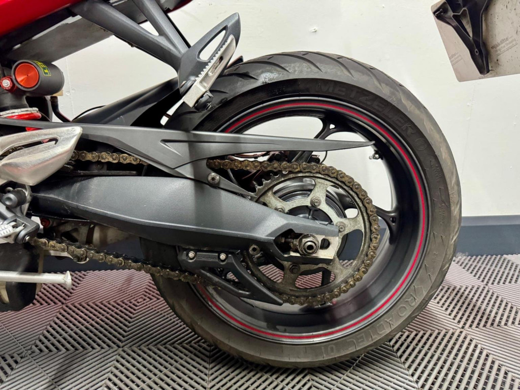 TRIUMPH STREET TRIPLE 675