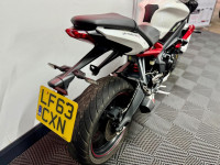TRIUMPH STREET TRIPLE 675