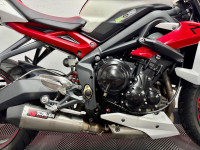 TRIUMPH STREET TRIPLE 675