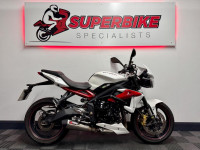 TRIUMPH STREET TRIPLE 675