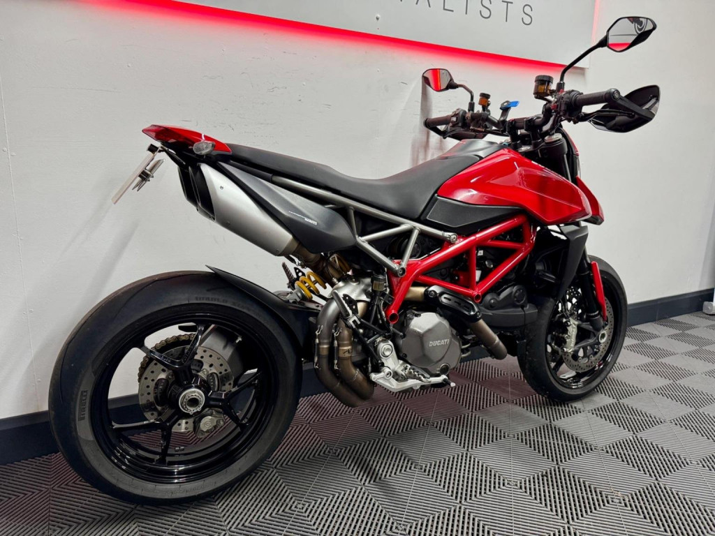 DUCATI Hypermotard