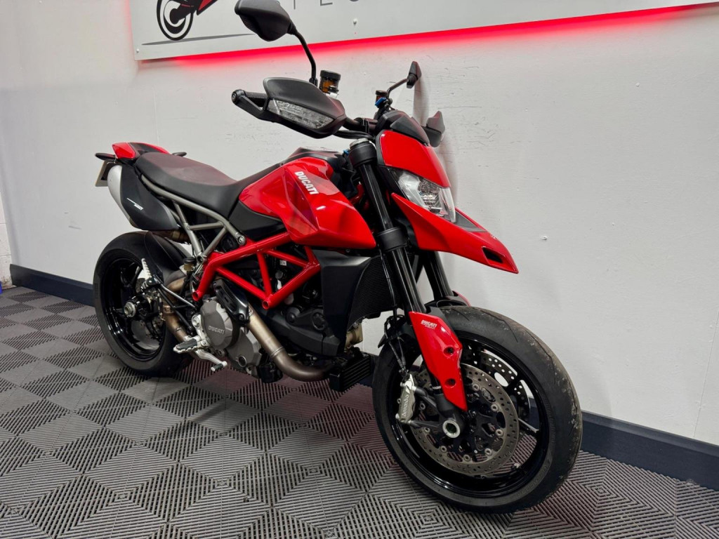 DUCATI Hypermotard