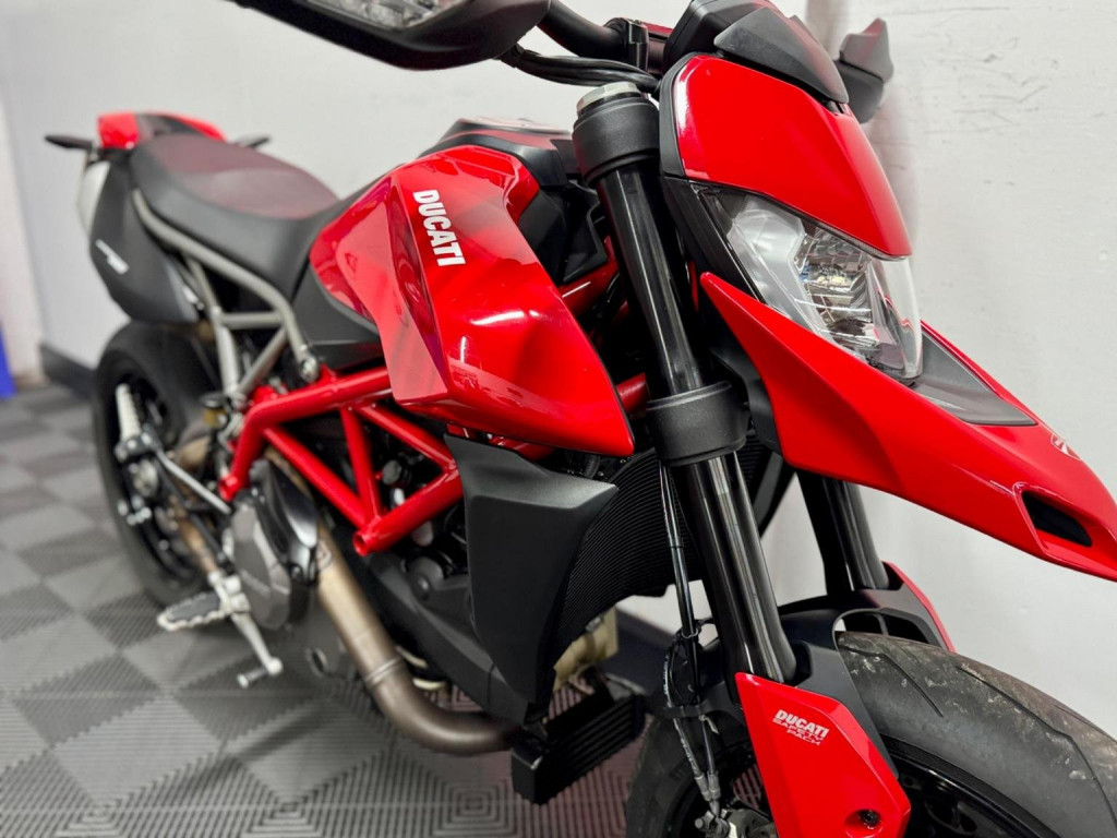 DUCATI Hypermotard