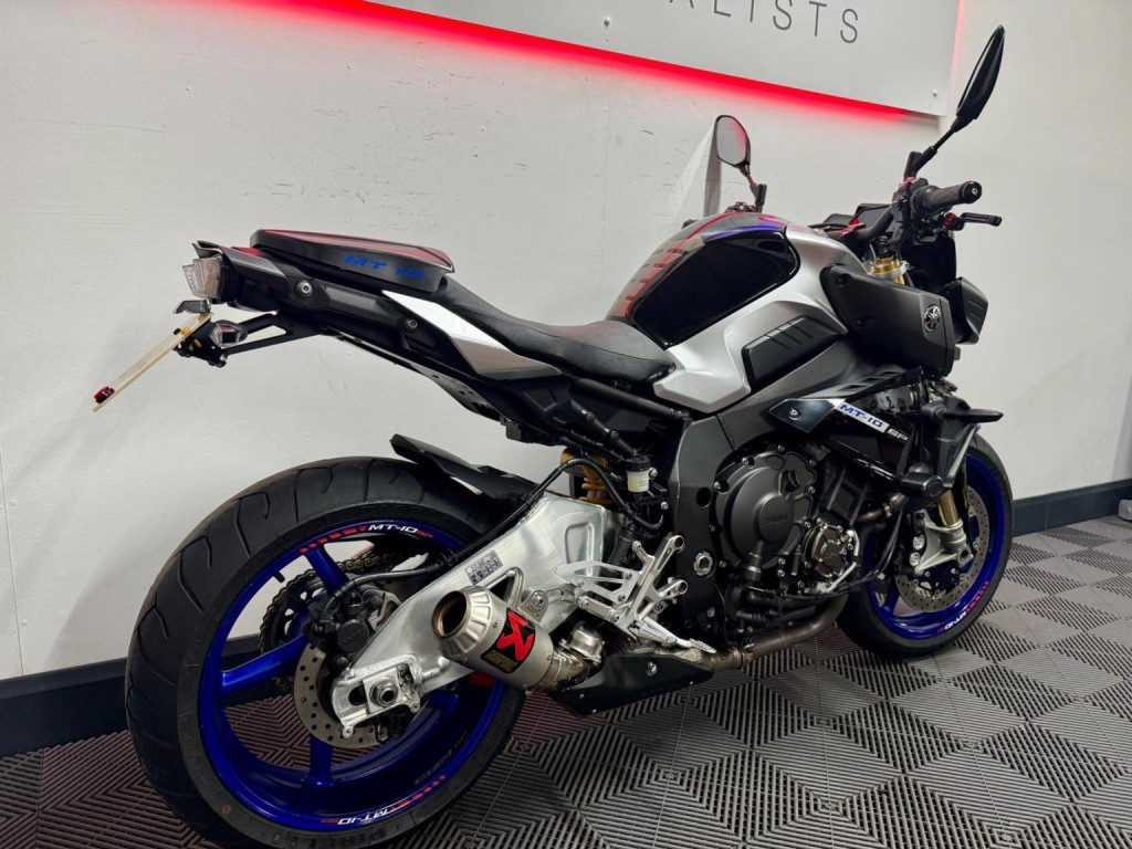YAMAHA MT-10