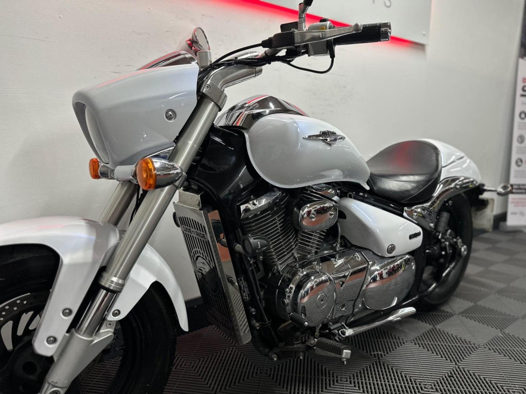 SUZUKI Intruder 800