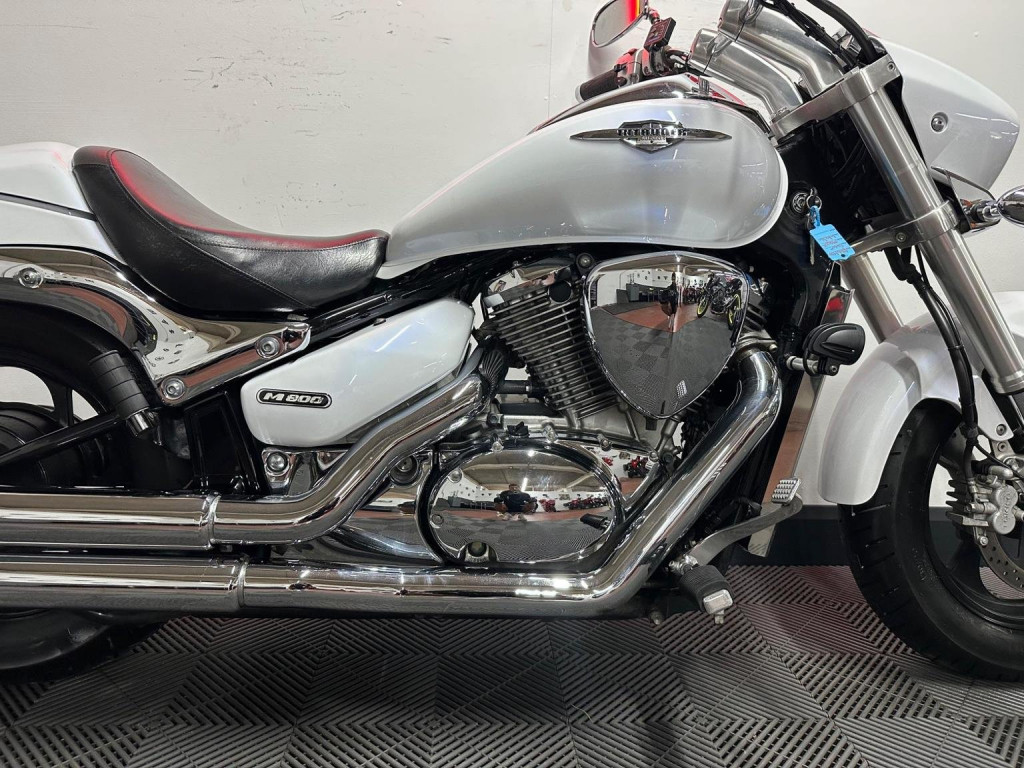 SUZUKI Intruder 800