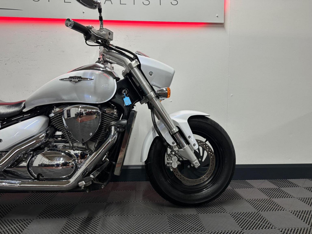 SUZUKI Intruder 800