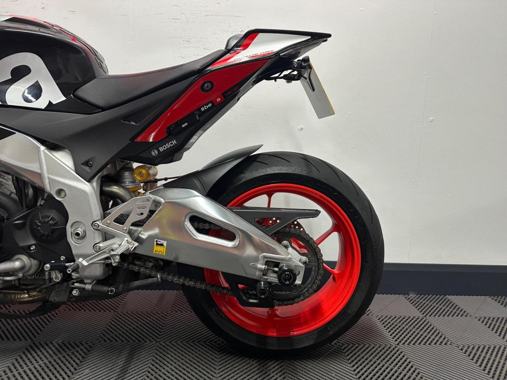 APRILIA Tuono 1100 V4
