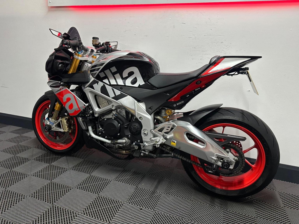 APRILIA Tuono 1100 V4