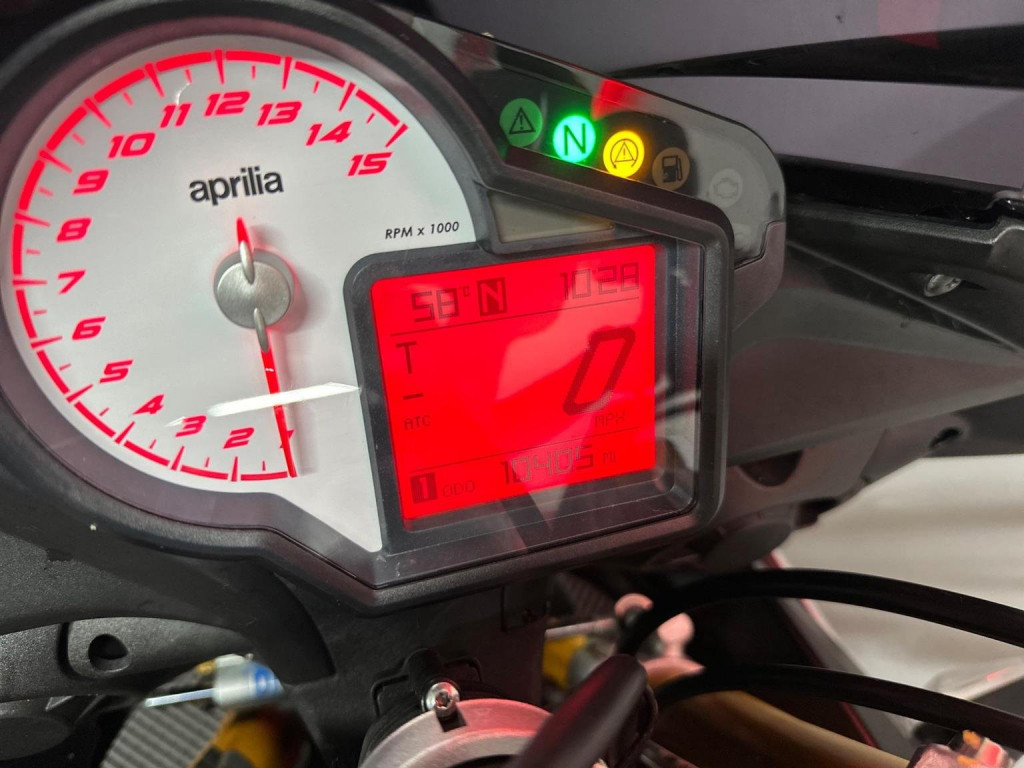 APRILIA Tuono 1100 V4