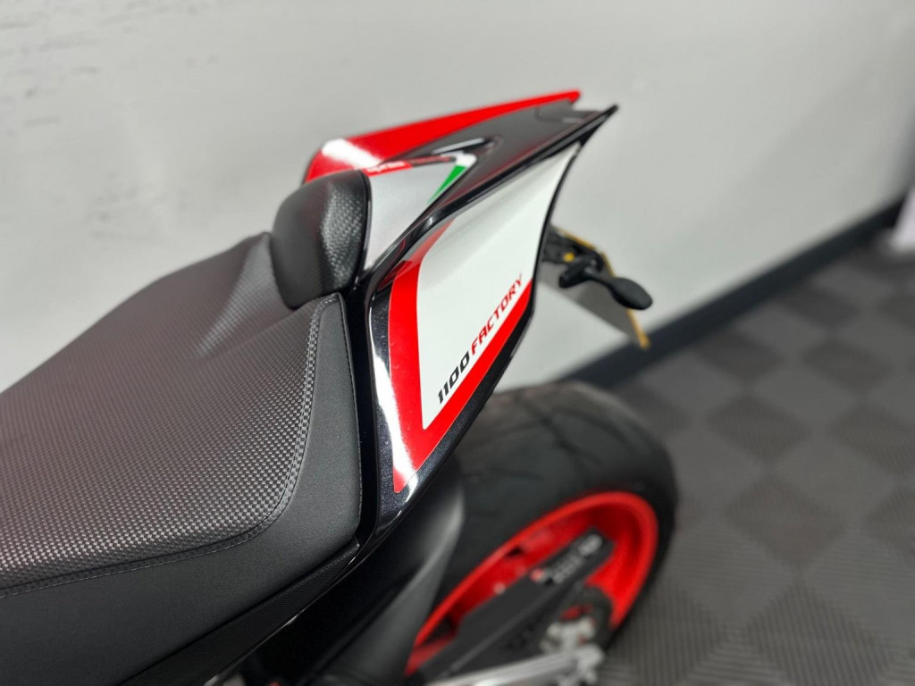 APRILIA Tuono 1100 V4