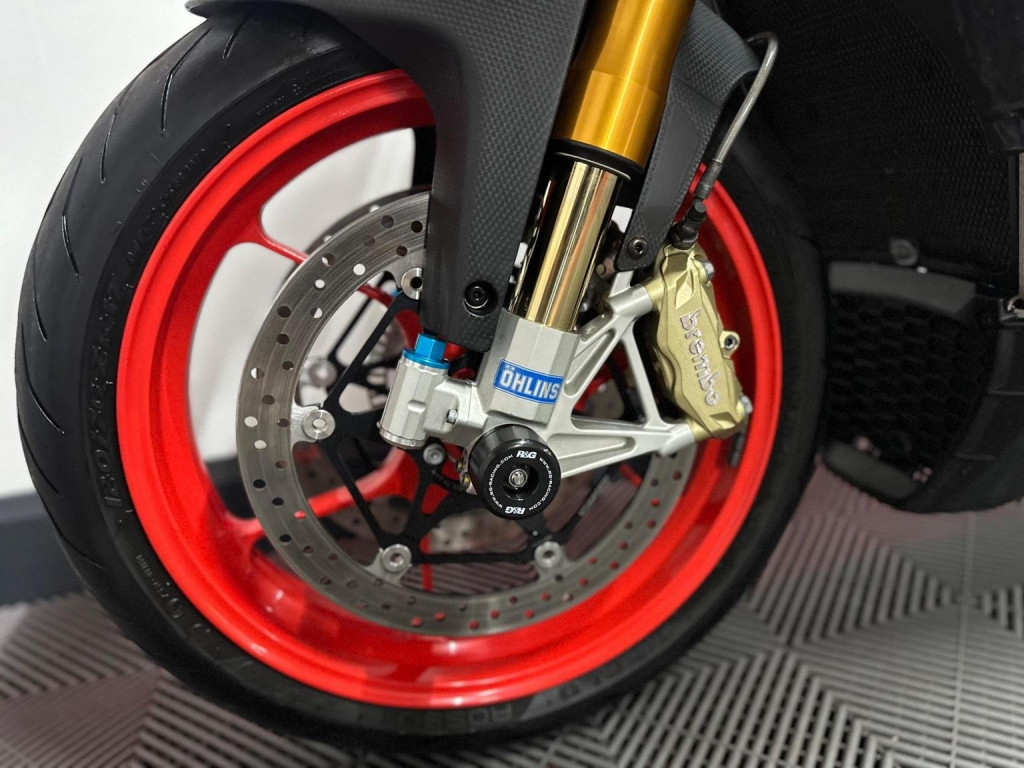 APRILIA Tuono 1100 V4