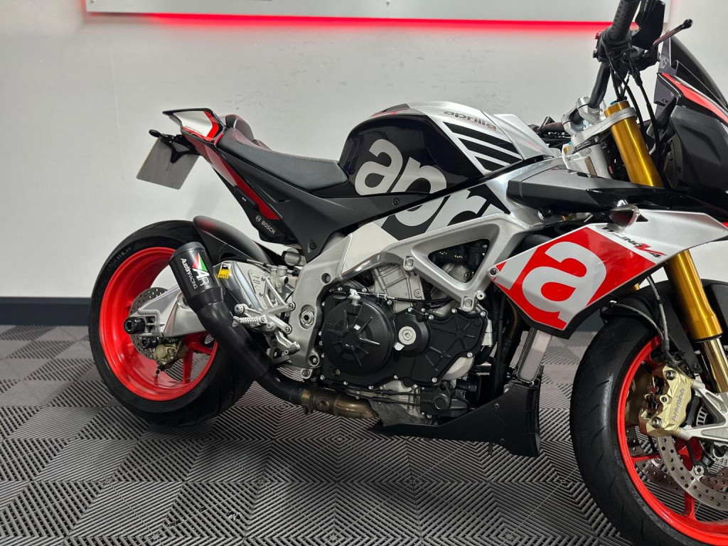 APRILIA Tuono 1100 V4
