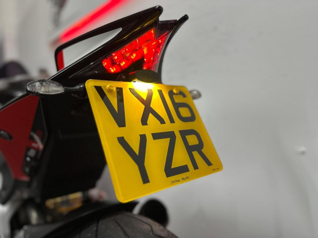 APRILIA Tuono 1100 V4