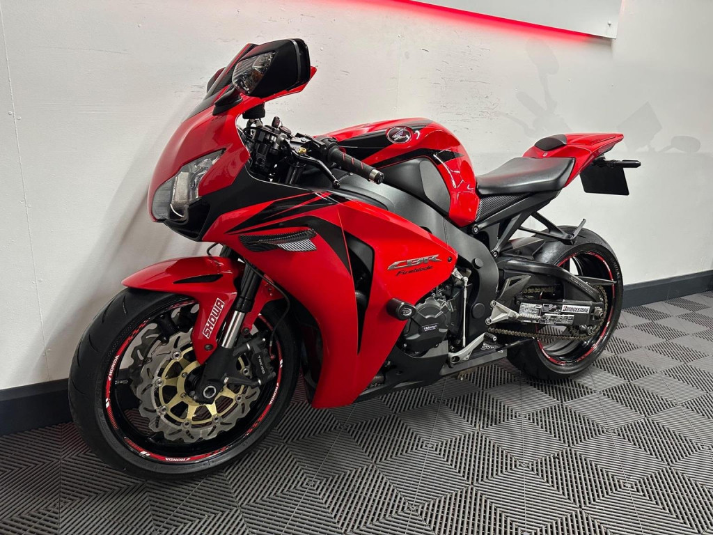 HONDA CBR1000RR Fireblade
