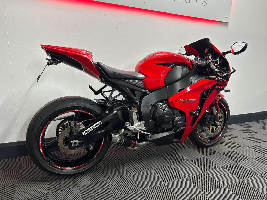 HONDA CBR1000RR Fireblade