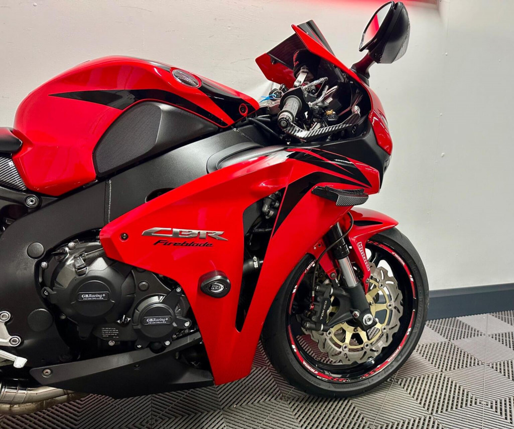 HONDA CBR1000RR Fireblade